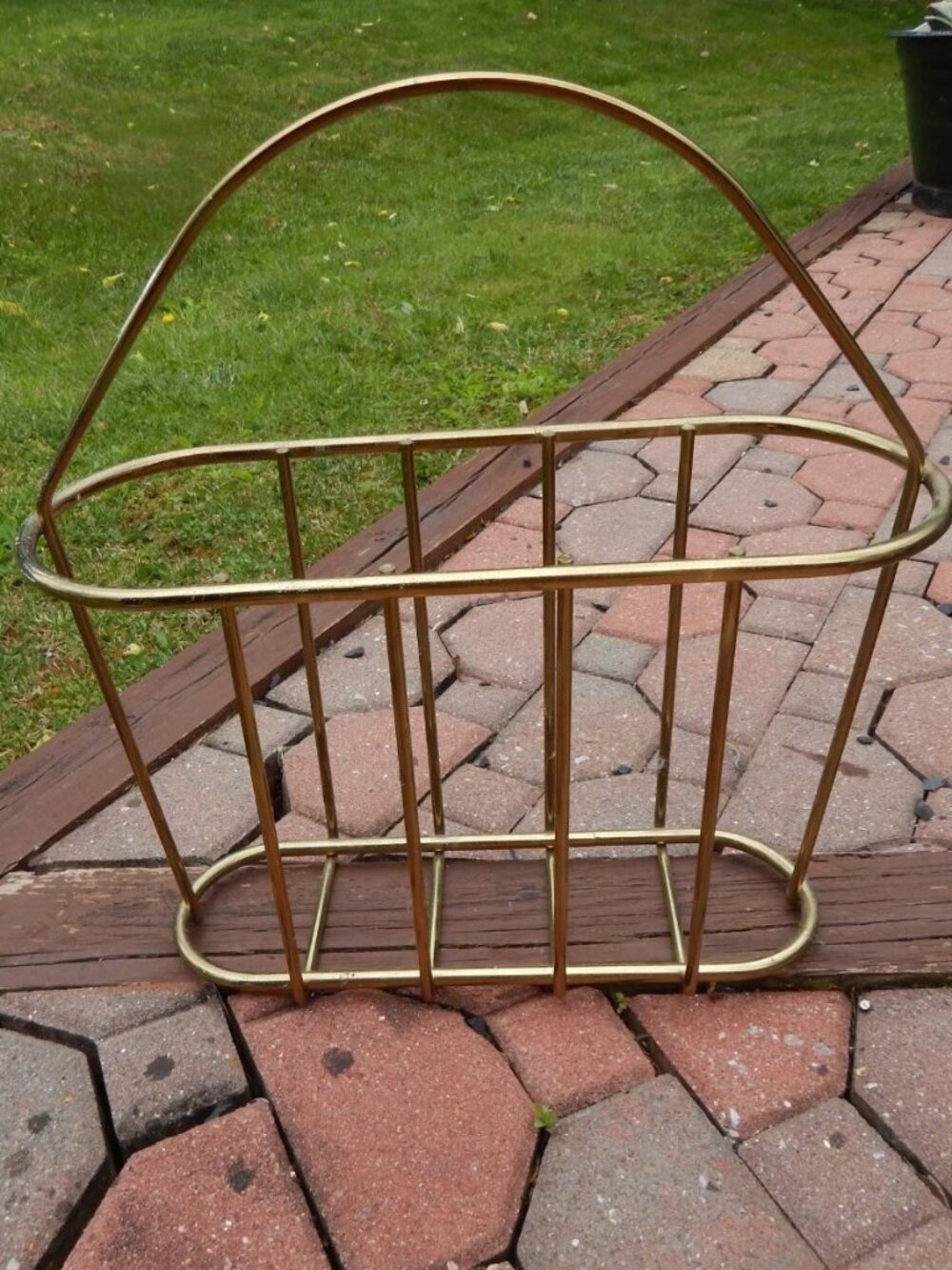 Brass Magazine Newspaper Rack Holder Organizer Mid Century Hollywood Regency****